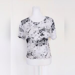 Hollister Size Large Short Sleeve Baby Tee Black White Tie Dye